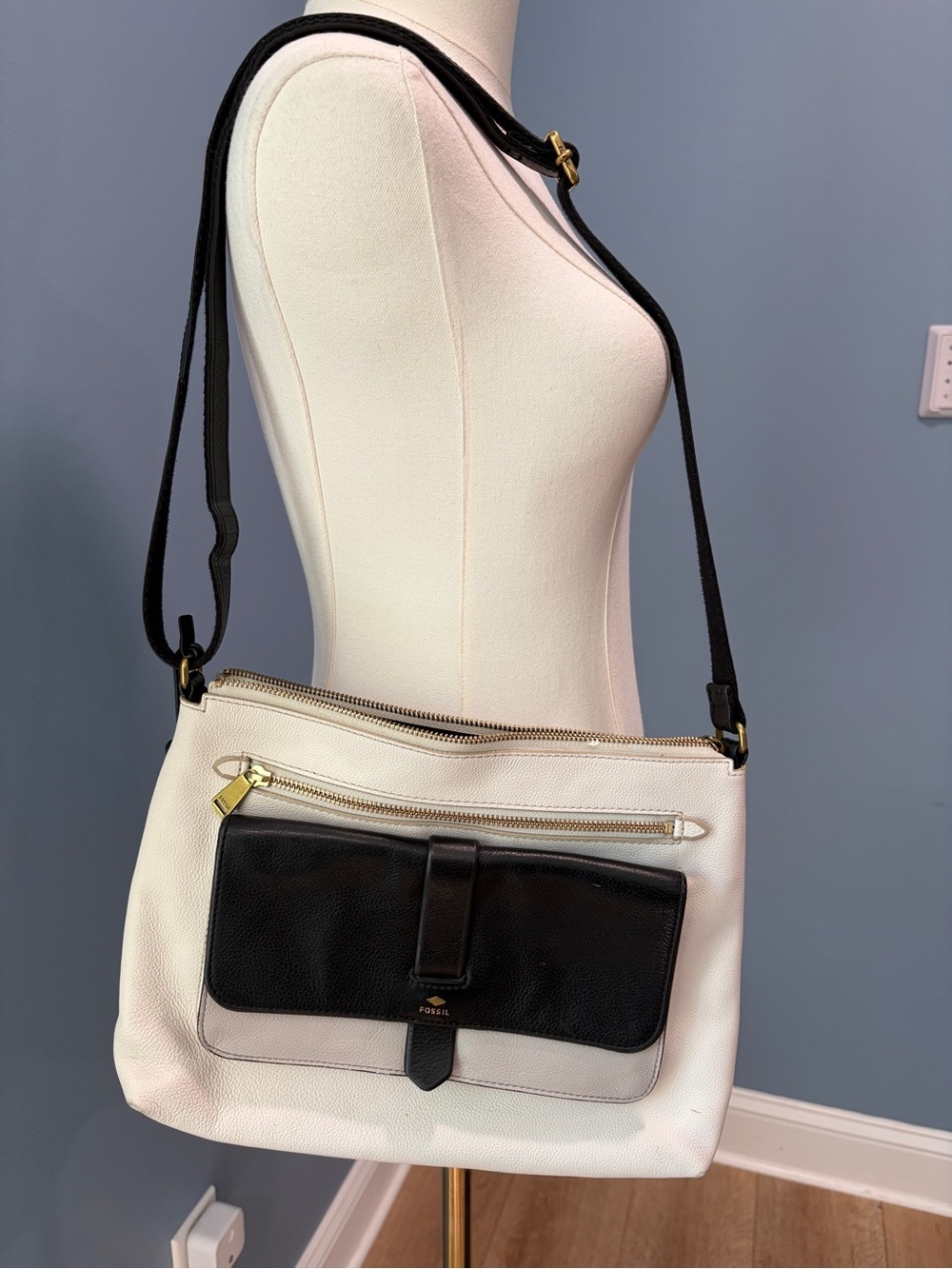 Fossil Black White Leather Crossbody Bag Key Charm Colorblock Shoulder Purse